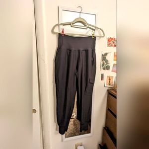 Old navy black cargo powersoft joggers size medium petite